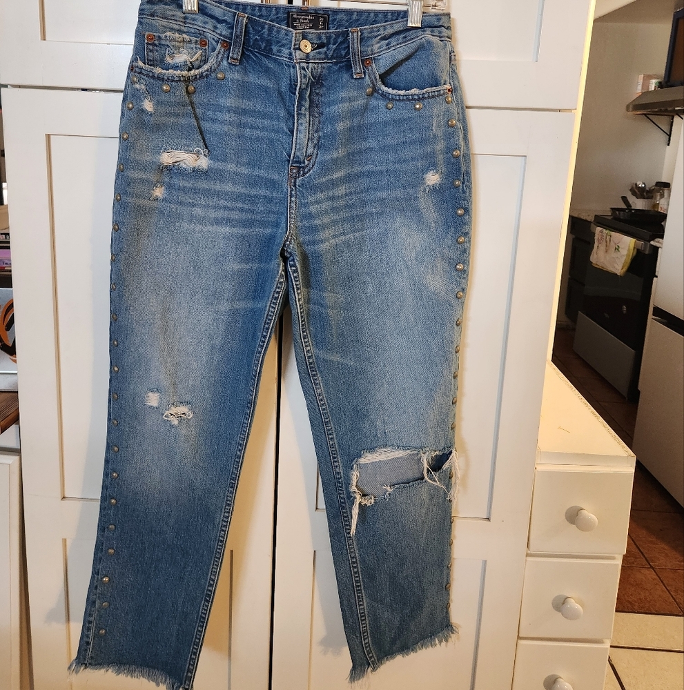 Abercrombie&Fitch Annie high-rise girlfriend studded distressed rawhem jeans Sz6